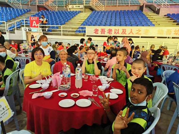 CharityDinnerHuiYinSeh_1